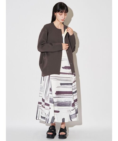 ELENDEEK（エレンディーク）の「フルイドラインキャミワンピース（ワンピース・レディース・オフホワイト/ネイビー・FREE）」の3枚目の写真