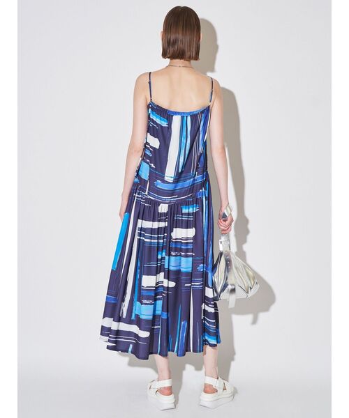 ELENDEEK（エレンディーク）の「フルイドラインキャミワンピース（ワンピース・レディース・オフホワイト/ネイビー・FREE）」の14枚目の写真