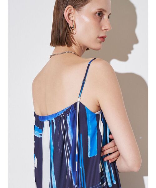 ELENDEEK（エレンディーク）の「フルイドラインキャミワンピース（ワンピース・レディース・オフホワイト/ネイビー・FREE）」の16枚目の写真