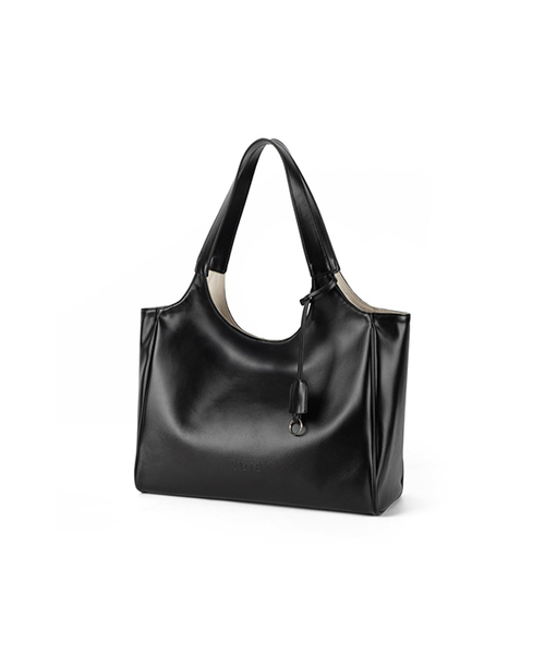 Yuje(ユジェ)の「LIBER BAG_large (3color)(ショルダーバッグ・レディース・ライトグレー/ブラック/ブラウン系その他/ライトベージュ・FREE)」の2枚目の写真