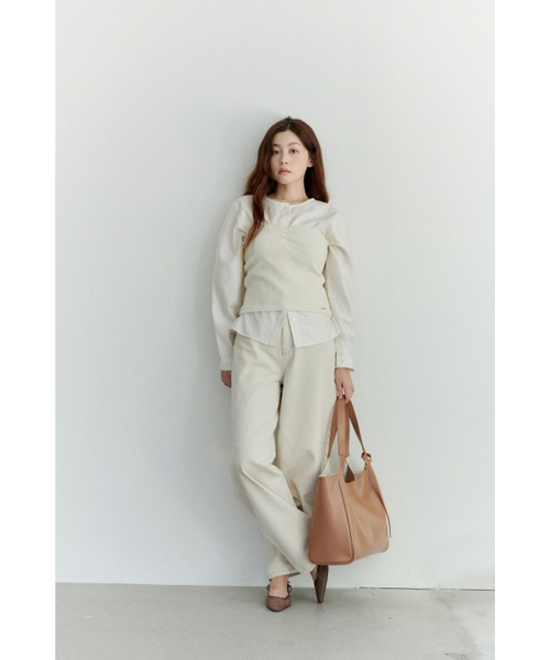 Yuje(ユジェ)の「LIBER BAG_large (3color)(ショルダーバッグ・レディース・ライトグレー/ブラック/ブラウン系その他/ライトベージュ・FREE)」の10枚目の写真