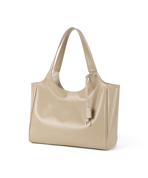Yuje(ユジェ)の「LIBER BAG_large (3color)(ショルダーバッグ・レディース・ライトグレー/ブラック/ブラウン系その他/ライトベージュ・FREE)」の18枚目の写真