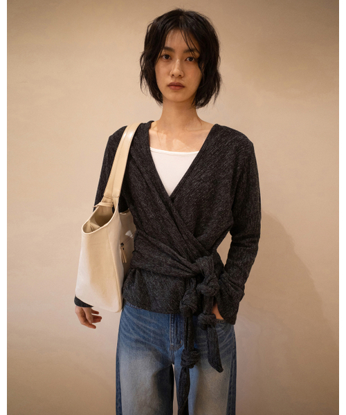 Yuje(ユジェ)の「LIBER BAG_large (3color)(ショルダーバッグ・レディース・ライトグレー/ブラック/ブラウン系その他/ライトベージュ・FREE)」の22枚目の写真
