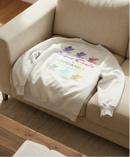 sanrio(サンリオ)の「【HONDA/ホンダ×Sanrio/サンリオ】HONDA×はぴだんぶい ダンボールニットスウェットクルー(スウェット・メンズ・スミクロ/オートミール/ブラック/サックスブルー・MEDIUM/LARGE)」の3枚目の写真