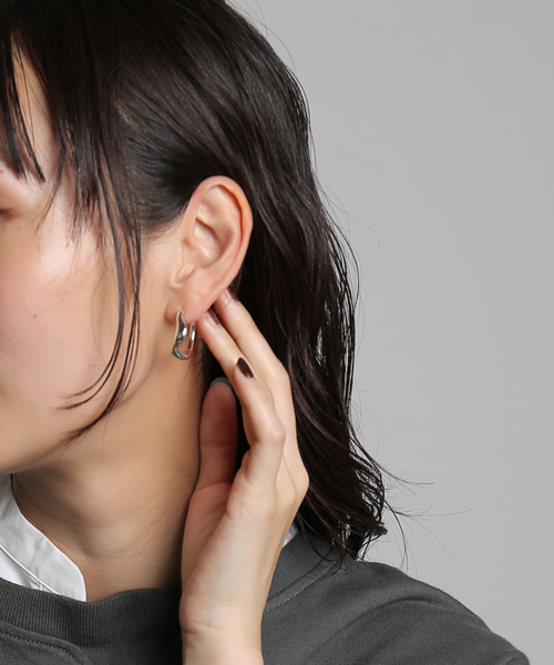 PHILIPPE AUDIBERT(フィリップ オーディベール)の「【PHILIPPE AUDIBERT】Elrose earring brass s(ピアス(両耳用)・レディース・シルバー・FREE)」の5枚目の写真