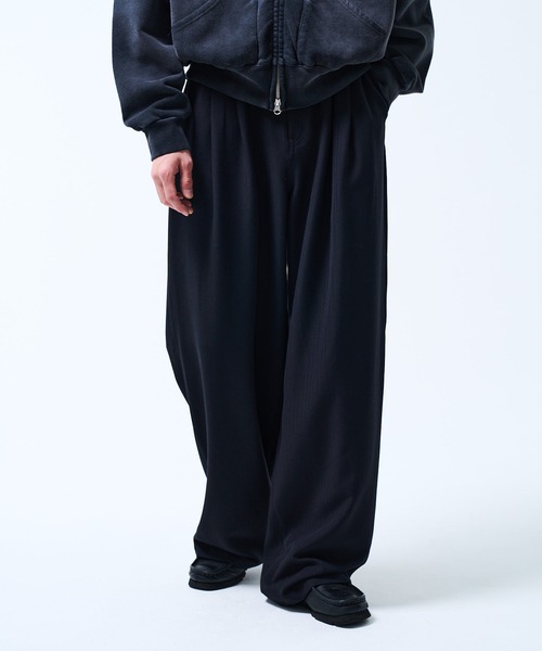 THE BOLDMAN(ザ ボールドマン)の「2tuck Wide Slacks / 2タックワイドスラックスパンツ(スラックス・メンズ・グレー/ブラック・LARGE/MEDIUM)」の1枚目の写真