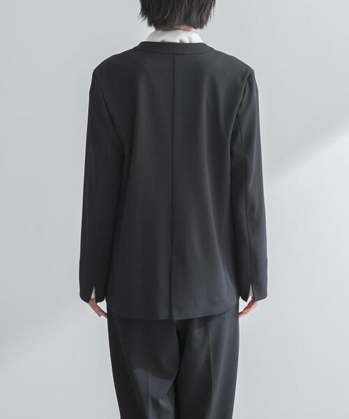 URBAN RESEARCH ROSSO WOMEN(アーバンリサーチ ロッソ)の「ストレッチツイルノーカラージャケット(ノーカラージャケット・レディース・ライトベージュ/ブラック・38/36)」の18枚目の写真