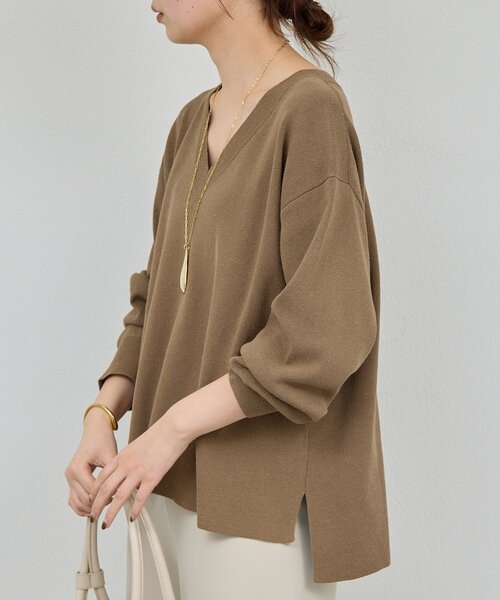 GALLARDAGALANTE(ガリャルダガランテ)の「【セットアップ対応】Vニット(ニット/セーター・レディース・グレイッシュベージュ/チャコールグレー・FREE)」の1枚目の写真