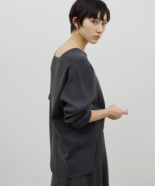 GALLARDAGALANTE(ガリャルダガランテ)の「【セットアップ対応】Vニット(ニット/セーター・レディース・グレイッシュベージュ/チャコールグレー・FREE)」の4枚目の写真