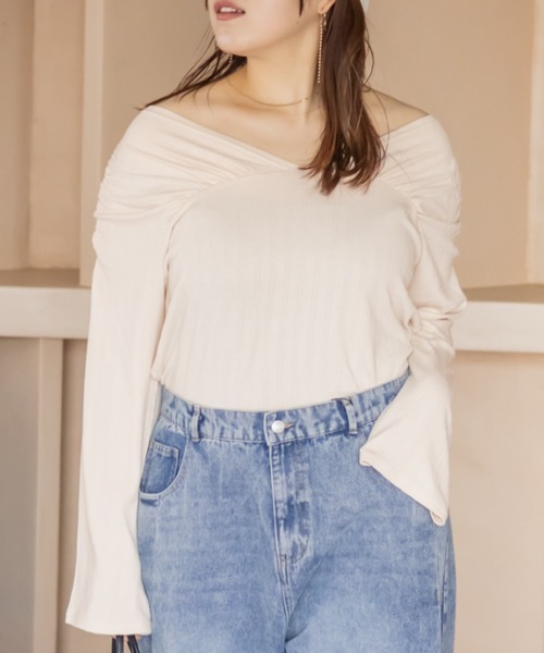 CLETTE(クレット)の「CLETTEオリジナル2WAYオフショルトップス(Tシャツ/カットソー・レディース・ブラック/アイボリー/ブラウン・4L/3L/LL)」の2枚目の写真