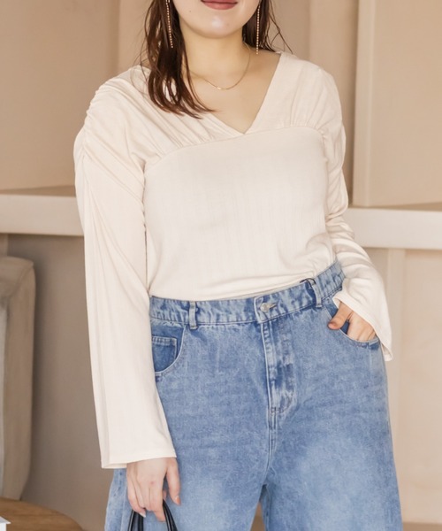 CLETTE(クレット)の「CLETTEオリジナル2WAYオフショルトップス(Tシャツ/カットソー・レディース・ブラック/アイボリー/ブラウン・4L/3L/LL)」の4枚目の写真