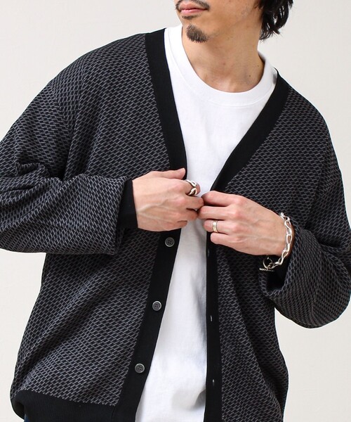 GLOSTER（グロスター）の「【シャリ感で軽やか】バーズアイVネック crunchyカーデ（カーディガン/ボレロ・メンズ・ブラック系その他/ブルー系その他/パープル系その他・S/M/L）」の2枚目の写真