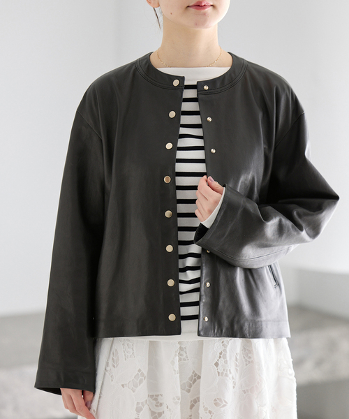 IENA（イエナ）の「《追加》シープクルーネックブルゾン（ライダースジャケット・レディース・ブラック・FREE）」の3枚目の写真