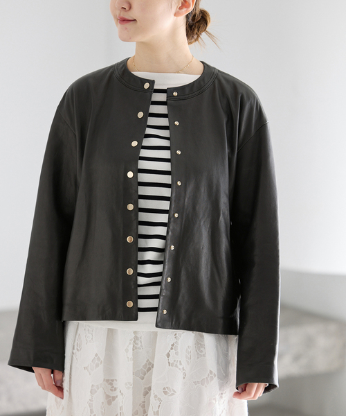 IENA（イエナ）の「《追加》シープクルーネックブルゾン（ライダースジャケット・レディース・ブラック・FREE）」の4枚目の写真