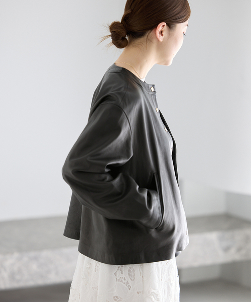 IENA（イエナ）の「《追加》シープクルーネックブルゾン（ライダースジャケット・レディース・ブラック・FREE）」の8枚目の写真