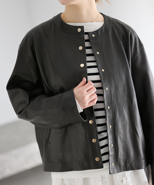 IENA（イエナ）の「《追加》シープクルーネックブルゾン（ライダースジャケット・レディース・ブラック・FREE）」の10枚目の写真