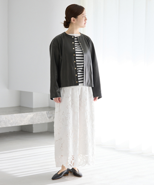 IENA（イエナ）の「《追加》シープクルーネックブルゾン（ライダースジャケット・レディース・ブラック・FREE）」の11枚目の写真