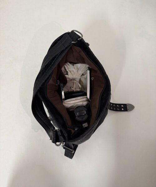 WHO'S WHO gallery(フーズフーギャラリー)の「【新色追加】2WAYドットスタッズリンプバッグ(ショルダーバッグ・レディース・ブラック/レッド/ブラウン/チャコールグレー・FREE)」の8枚目の写真