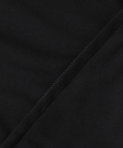 TOCCA(トッカ)の「SUNNY VEIL ラッシュガードパーカー(パーカー・レディース・ブラック系/ホワイト系・MEDIUM/SMALL)」の4枚目の写真