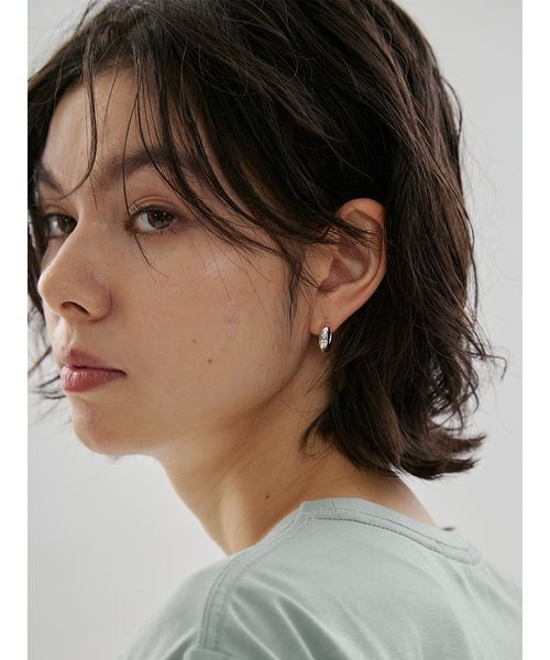 emmi(エミ)の「ミニホールドイヤリング(イヤリング・レディース・シルバー/ゴールド・F)」の3枚目の写真