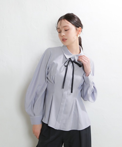 ASTORIA ODIER（アストリアオディール）の「ストライプ配色リボンペプラムブラウス（シャツ/ブラウス・レディース・ホワイト×ブラック/ホワイト×ブルー・MEDIUM）」の3枚目の写真