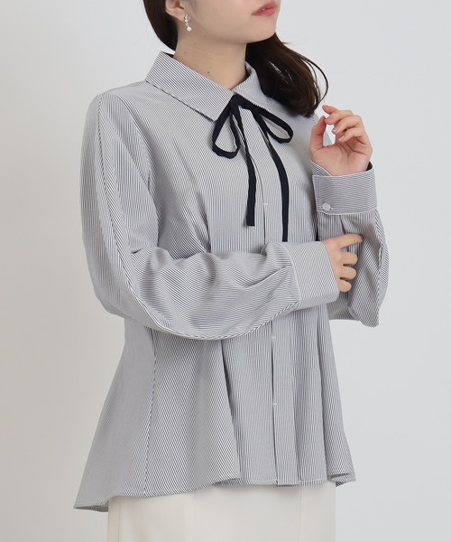 ASTORIA ODIER（アストリアオディール）の「ストライプ配色リボンペプラムブラウス（シャツ/ブラウス・レディース・ホワイト×ブラック/ホワイト×ブルー・MEDIUM）」の8枚目の写真