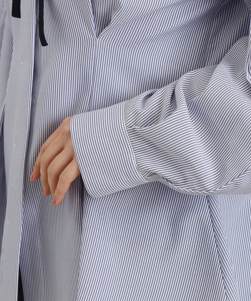 ASTORIA ODIER（アストリアオディール）の「ストライプ配色リボンペプラムブラウス（シャツ/ブラウス・レディース・ホワイト×ブラック/ホワイト×ブルー・MEDIUM）」の17枚目の写真