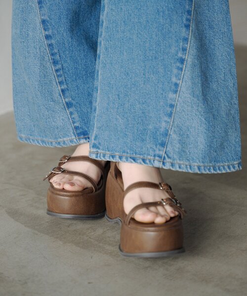 Kastane（カスタネ）の「【2026SSカタログ】スタッズサンダル（サンダル・レディース・ブラック/ブラウン・38/37/36）」の8枚目の写真