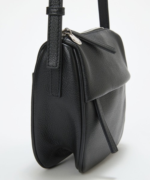Breath TOPKAPI（ブレストプカピ）の「【Breath TOPKAPI】SUPPLE サプル シボレザー スワローマチ スクエア ミニ ショルダーバッグ（ショルダーバッグ・レディース・ブラック/ライトグレー・FREE）」の12枚目の写真