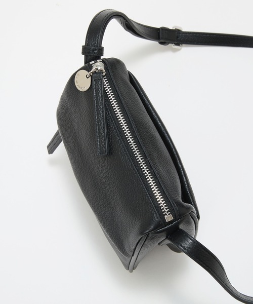 Breath TOPKAPI（ブレストプカピ）の「【Breath TOPKAPI】SUPPLE サプル シボレザー スワローマチ スクエア ミニ ショルダーバッグ（ショルダーバッグ・レディース・ブラック/ライトグレー・FREE）」の16枚目の写真