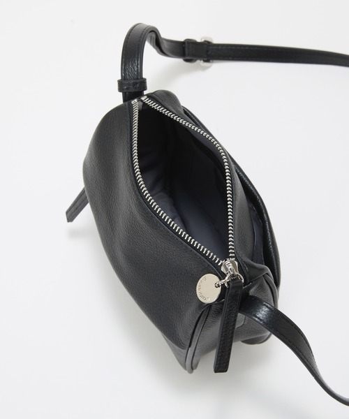 Breath TOPKAPI（ブレストプカピ）の「【Breath TOPKAPI】SUPPLE サプル シボレザー スワローマチ スクエア ミニ ショルダーバッグ（ショルダーバッグ・レディース・ブラック/ライトグレー・FREE）」の17枚目の写真