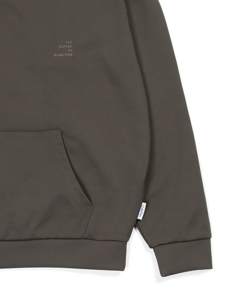 The DUFFER of ST.GEORGE（ザダファーオブセントジョージ）の「「AIR FLEX」SETUP HENLEY HOODIE：機能素材 「エアフレックス」セットアップ ヘンリー パーカー（パーカー・メンズ・グレイッシュベージュ/ブラック・X-LARGE/LARGE/MEDIUM/SMALL）」の6枚目の写真