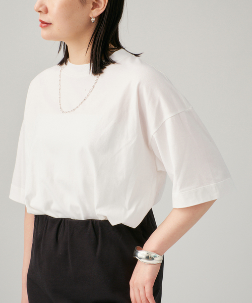 SLOANE(スローン)の「SLOANE スローン 別注Tシャツ(Tシャツ/カットソー・レディース・ホワイト/ベージュ系その他/ブラック/チャコールグレー・FREE)」の2枚目の写真