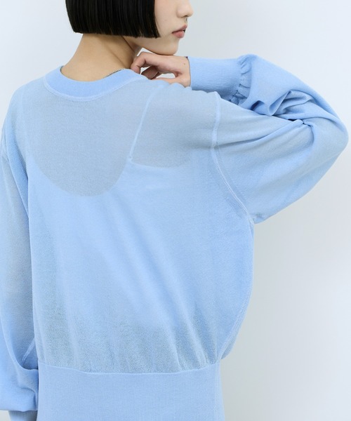 ADAM ET ROPE'(アダムエロペ)の「【WEB限定】シアークルーネックカーディガン(カーディガン/ボレロ・レディース・オレンジ/ライトグレー/サックスブルー/ブラック/オフホワイト・FREE)」の13枚目の写真