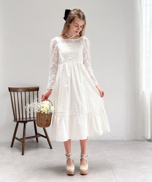 an another angelus（アンアナザーアンジェラス）の「レース使いローズカットワークロングワンピース（ワンピース・レディース・オフホワイト/ブラック・FREE）」の2枚目の写真