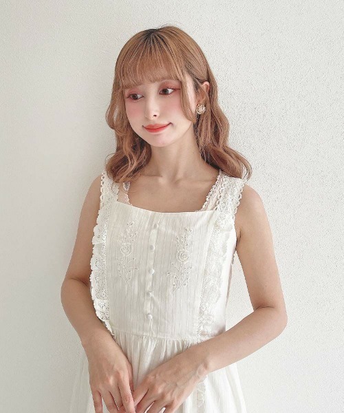 an another angelus（アンアナザーアンジェラス）の「レース使いローズカットワークロングワンピース（ワンピース・レディース・オフホワイト/ブラック・FREE）」の3枚目の写真