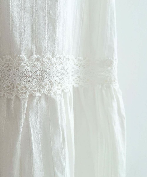 an another angelus（アンアナザーアンジェラス）の「レース使いローズカットワークロングワンピース（ワンピース・レディース・オフホワイト/ブラック・FREE）」の7枚目の写真