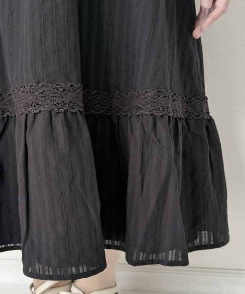 an another angelus（アンアナザーアンジェラス）の「レース使いローズカットワークロングワンピース（ワンピース・レディース・オフホワイト/ブラック・FREE）」の13枚目の写真