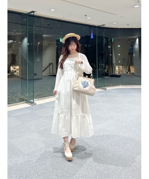 an another angelus（アンアナザーアンジェラス）の「レース使いローズカットワークロングワンピース（ワンピース・レディース・オフホワイト/ブラック・FREE）」の20枚目の写真