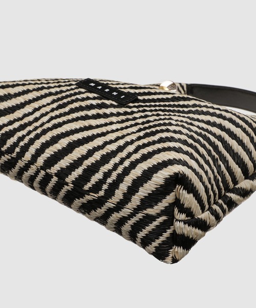 MARNI（マルニ）の「TRAPEZE BAG / WAVYファブリックバッグ（ショルダーバッグ・レディース・ブラック系その他/グリーン系その他・ONE SIZE）」の8枚目の写真