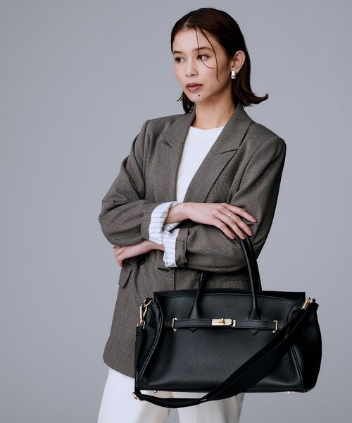 UNTITLED（アンタイトル）の「MILOS別注レザートート（トートバッグ・レディース・ベージュ/ブラック・99）」の16枚目の写真