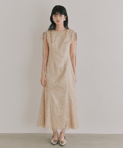 kaene(カエン)の「エンボスフラワーリボンドレス【結婚式 二次会 同窓会 成人式 パーティードレス】(ドレス・レディース・イエロー/グレー・M/S)」の13枚目の写真