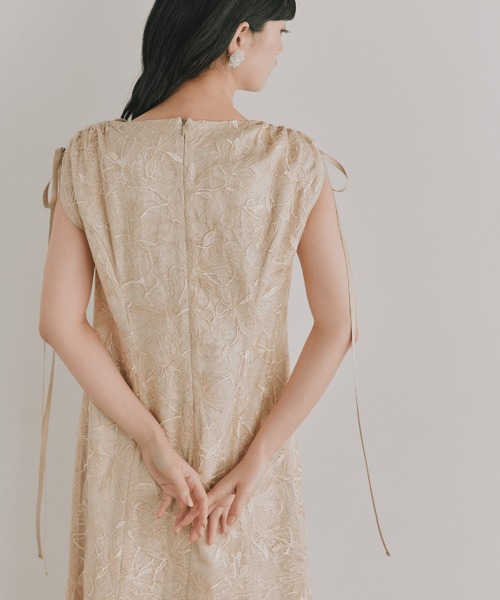 kaene(カエン)の「エンボスフラワーリボンドレス【結婚式 二次会 同窓会 成人式 パーティードレス】(ドレス・レディース・イエロー/グレー・M/S)」の17枚目の写真