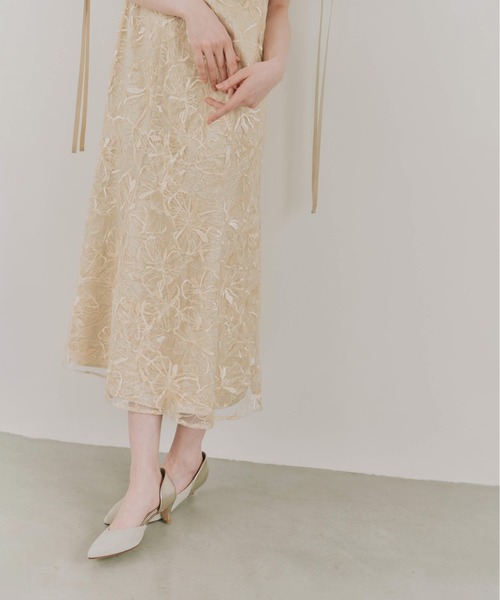 kaene(カエン)の「エンボスフラワーリボンドレス【結婚式 二次会 同窓会 成人式 パーティードレス】(ドレス・レディース・イエロー/グレー・M/S)」の9枚目の写真
