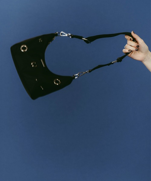 Knuth Marf(クヌースマーフ)の「Knuth Marf pierce mini bag(ショルダーバッグ・レディース・グレー/ブラック・FREE)」の5枚目の写真