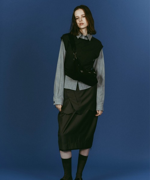 Knuth Marf(クヌースマーフ)の「Knuth Marf pierce mini bag(ショルダーバッグ・レディース・グレー/ブラック・FREE)」の3枚目の写真