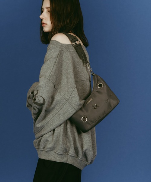 Knuth Marf(クヌースマーフ)の「Knuth Marf pierce mini bag(ショルダーバッグ・レディース・グレー/ブラック・FREE)」の6枚目の写真