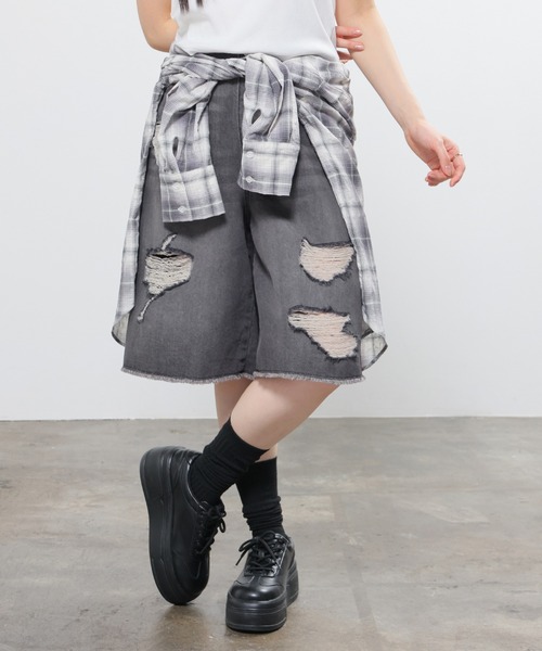 Honeys(ハニーズ)の「ダメージハーフパンツ(デニムパンツ・レディース・ブルー系その他3/ライトグレー系1/ブラック系その他・L/LL/M/S/SS)」の6枚目の写真