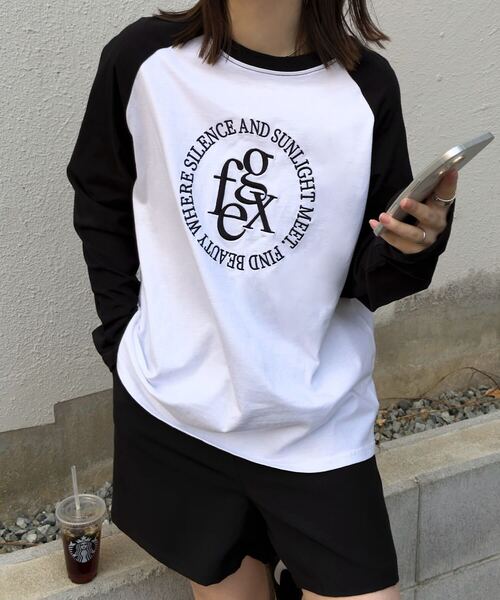 KOBE LETTUCE(コウベレタス)の「ロゴ刺しゅうラグランロンT(Tシャツ/カットソー・レディース・ホワイト×グレー/ホワイト×ネイビー/ホワイト×ブラック・M)」の2枚目の写真