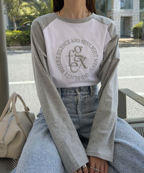 KOBE LETTUCE(コウベレタス)の「ロゴ刺しゅうラグランロンT(Tシャツ/カットソー・レディース・ホワイト×グレー/ホワイト×ネイビー/ホワイト×ブラック・M)」の1枚目の写真